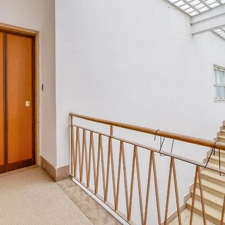 1 Bedroom Awesome In *